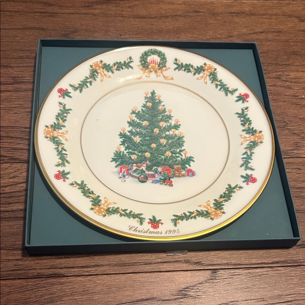 Lenox Annual Limited Addition Christmas Tree Austria Plate